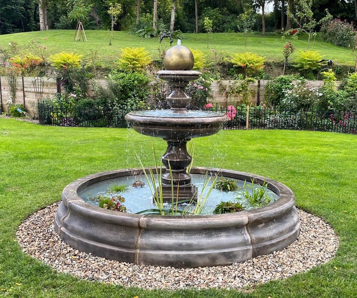 Large 2 Tiered Regis Fountain with Medium Romford Pool Surround