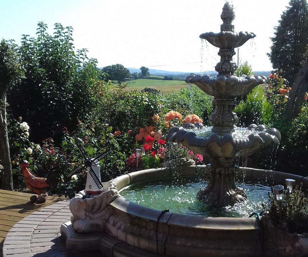 3 Tiered Windsor Fountain with Small Neapolitan Pool Optional Shells