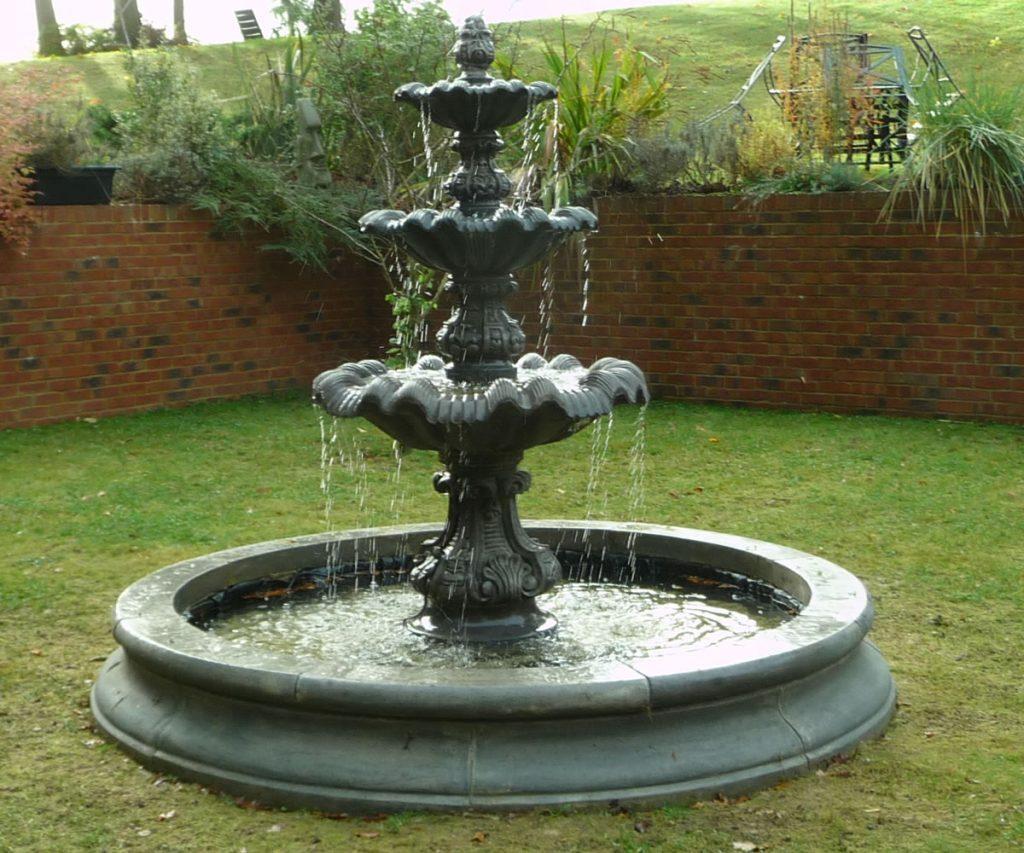 3 Tiered Windsor Fountain, Medium Cambridge Double Pool Surround